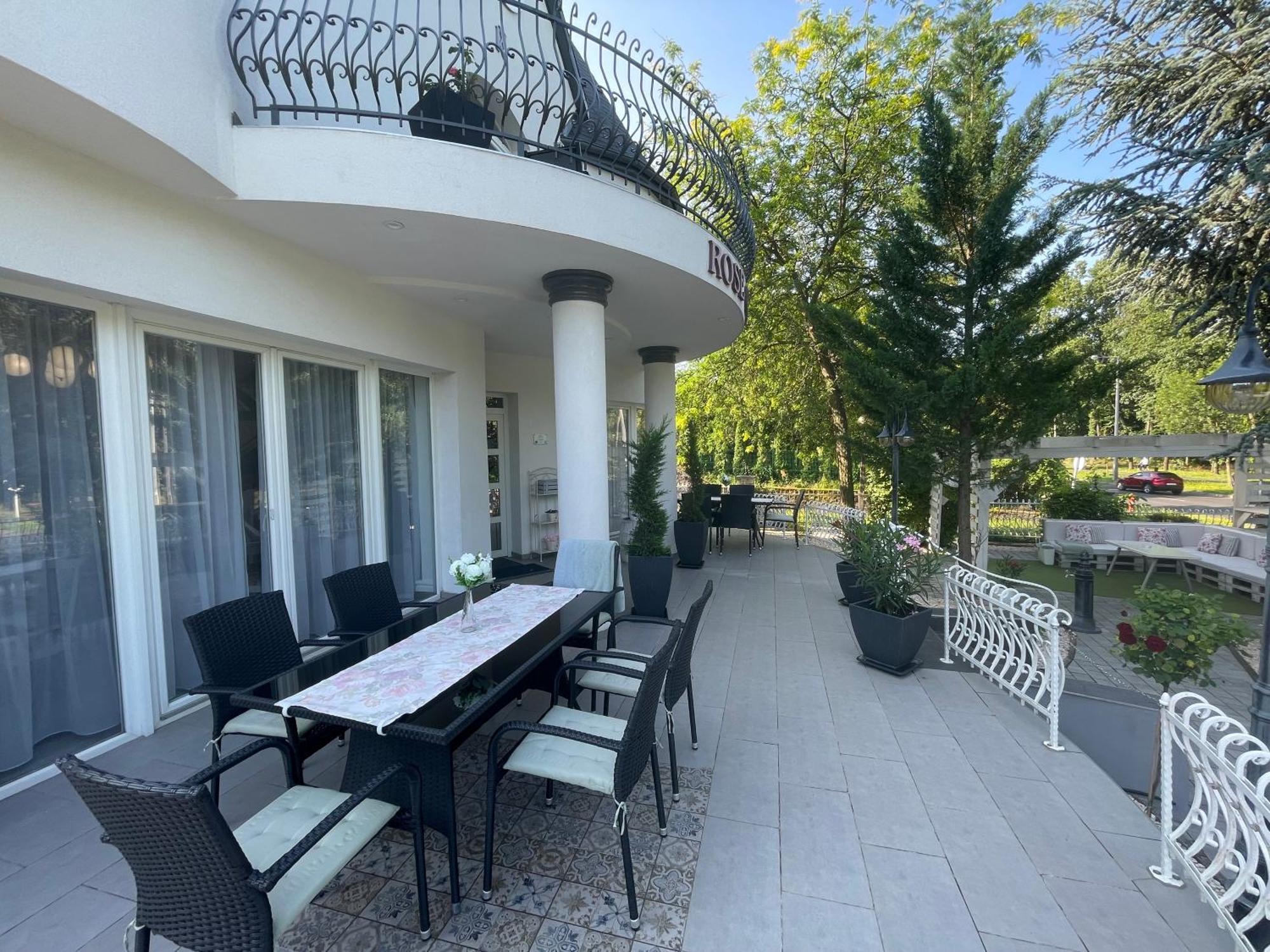 Villa Rose Garden Nyiregyhaza Exterior photo